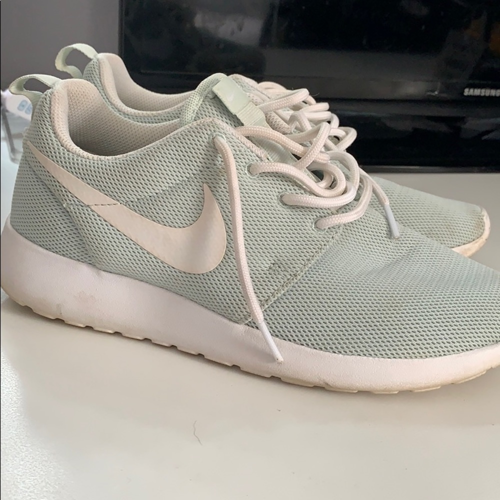 Nike Rosche Shoes